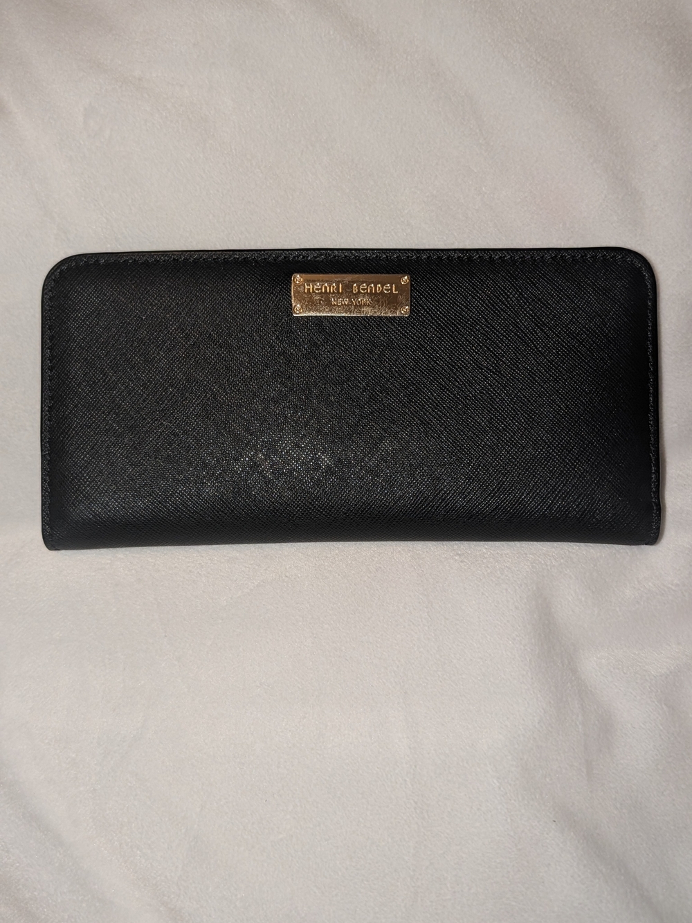 Henri Bendel Black Saffiano Zip Bi-fold Continental Wallet Black VGC